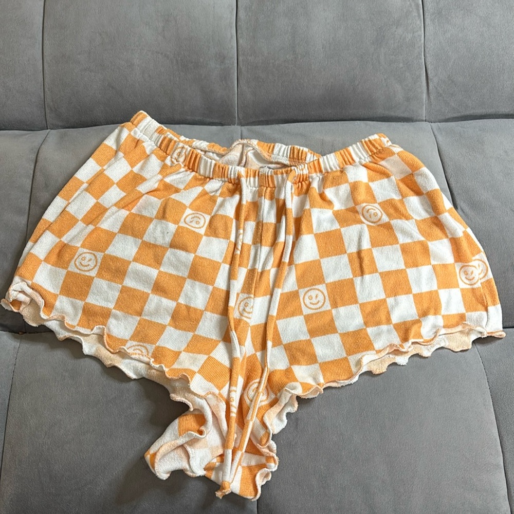 “Gilly hicks”: checkered sleep shorts